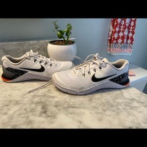 Women’s Nike Metcon 4 Size 8.5